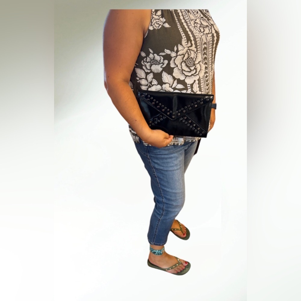 Michael Kors Black Patent Leather Clutch with Silver Studs NWOT - Fashion Show - Picture 8 of 12
